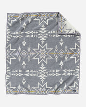 Load image into Gallery viewer, Pendleton Plains Star Blanket